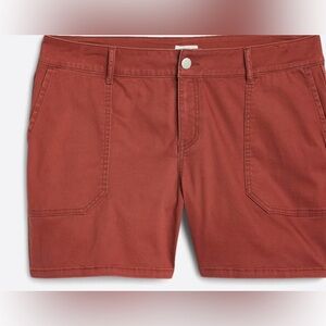 16 W Market & Spruce Red Shorts